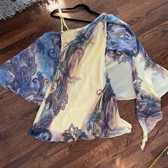 Off the shoulder; whimsical fun mini - Picture 5 of 5